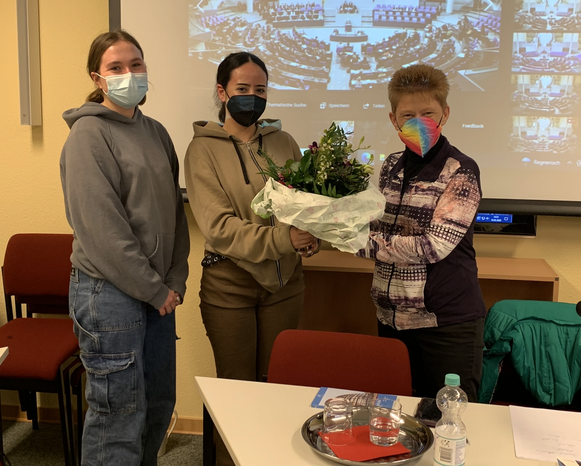 Politik aus nächster Nähe - stellvertretende Bundestagspräsidentin Petra Pau besucht Tagore-Gymnasium